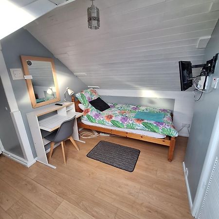 Harrow B & B Extérieur photo