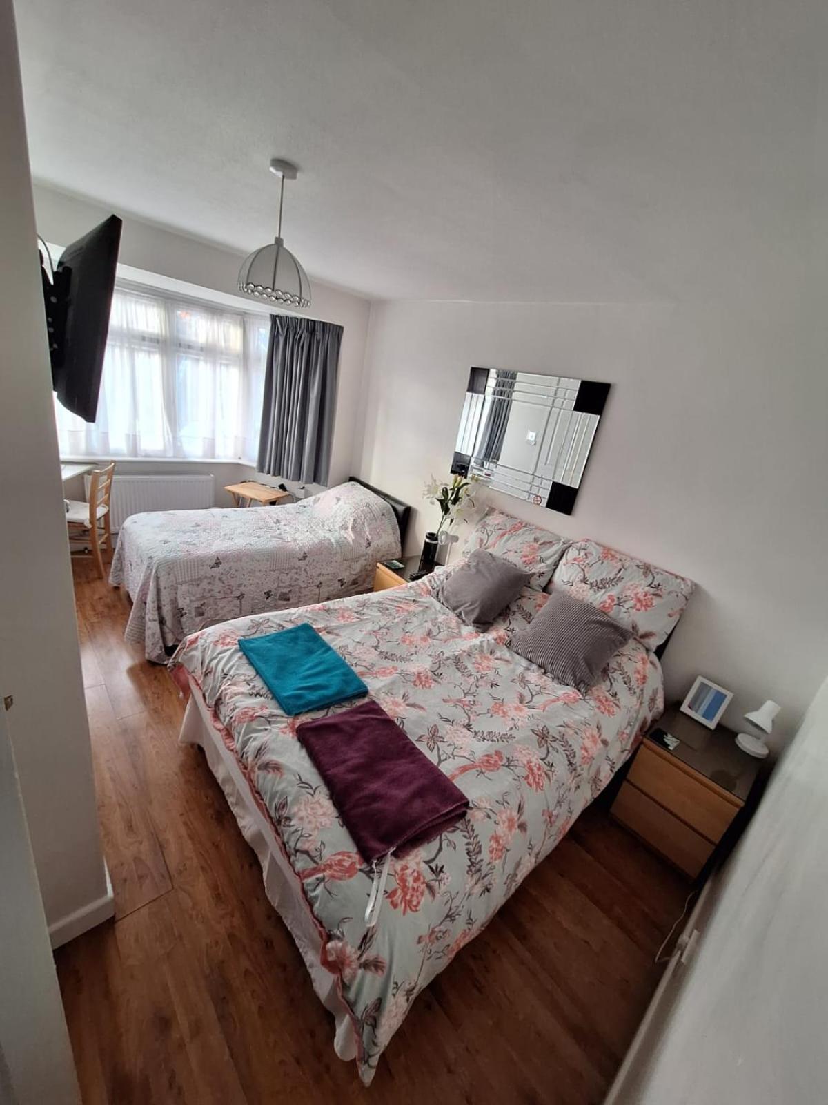 Harrow B & B Extérieur photo