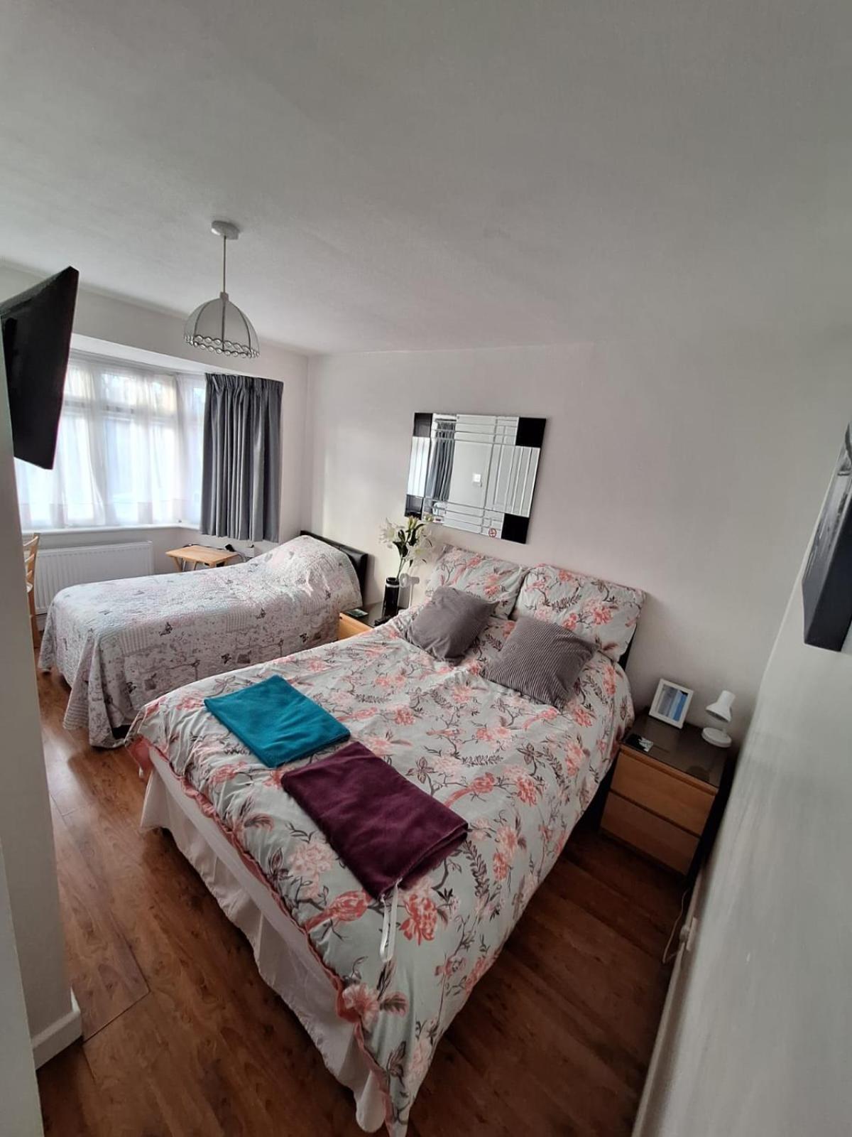 Harrow B & B Extérieur photo