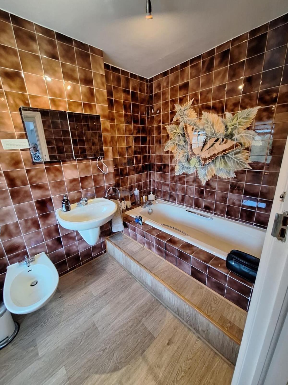 Harrow B & B Extérieur photo