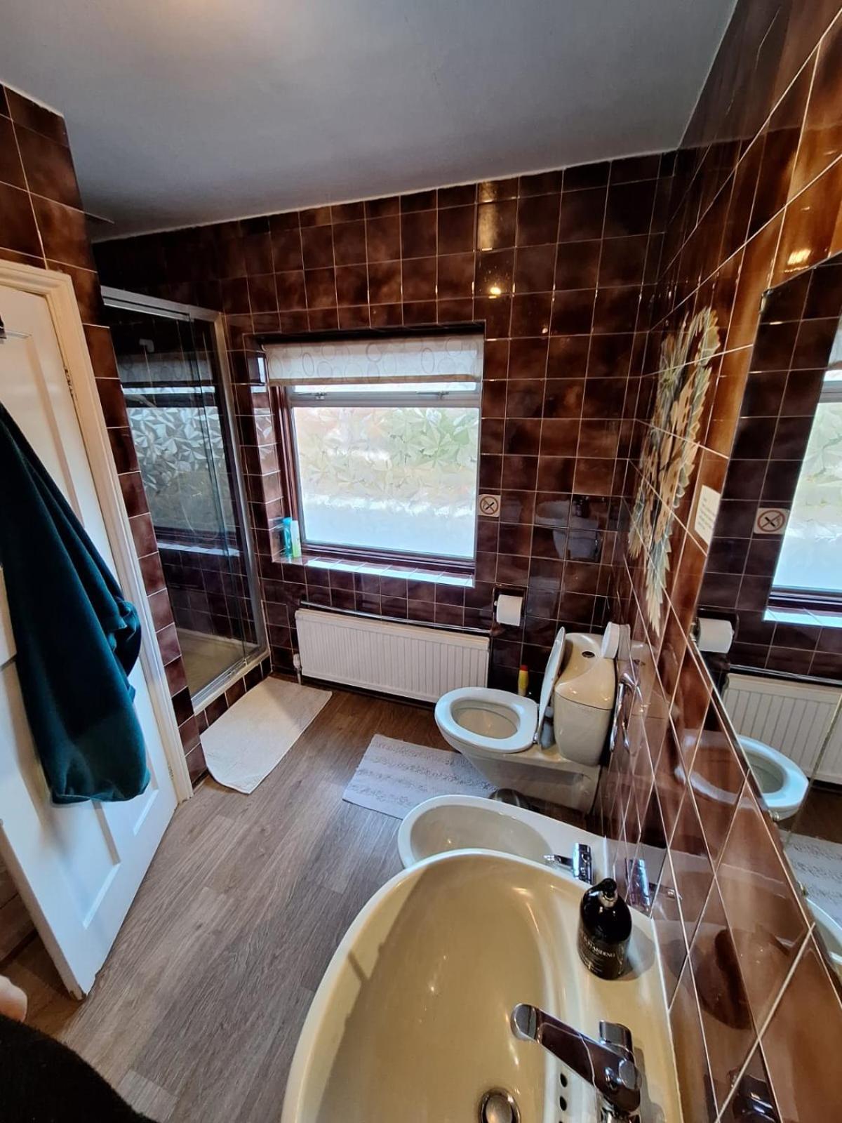 Harrow B & B Extérieur photo